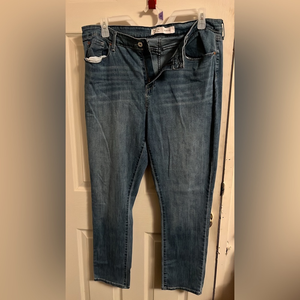 Size 20 Levi’s signature jeans